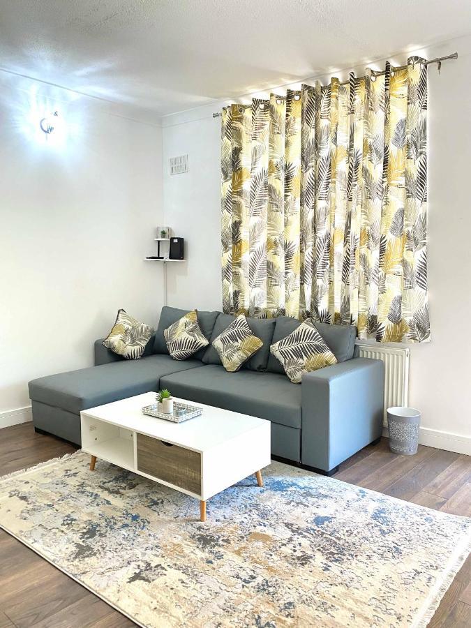 2 Bed Town Centre Nr Theatre Free Park Wi-Fi & Garden Apartment Aylesbury  Exterior foto