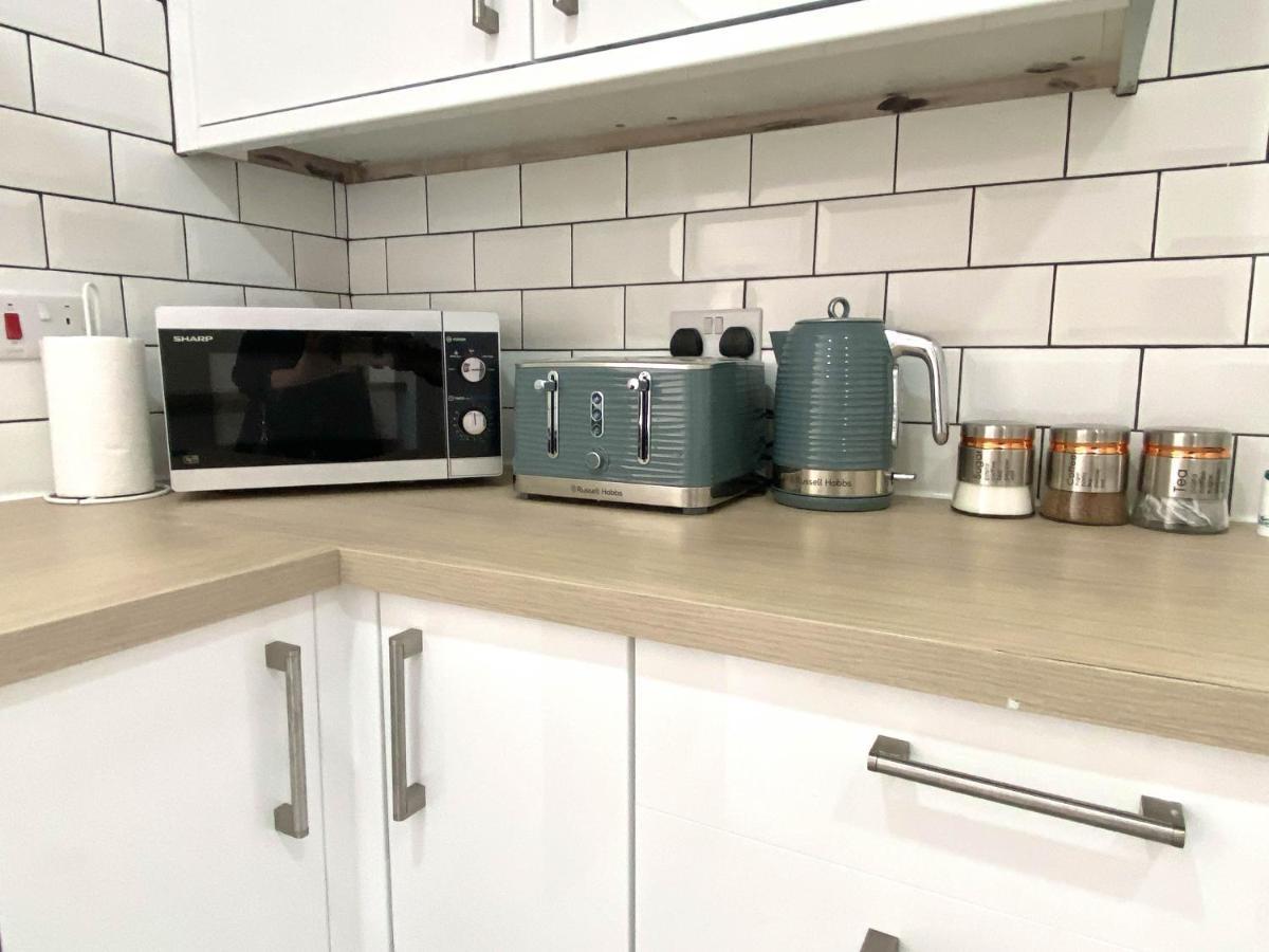 2 Bed Town Centre Nr Theatre Free Park Wi-Fi & Garden Apartment Aylesbury  Exterior foto