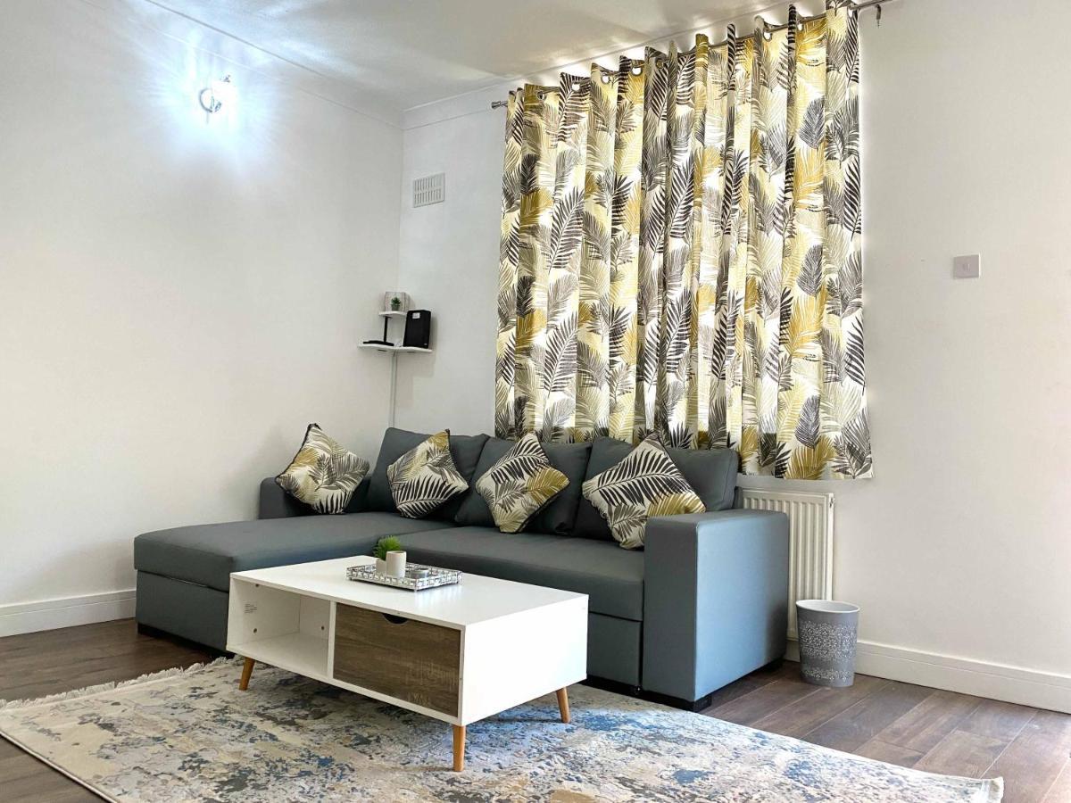 2 Bed Town Centre Nr Theatre Free Park Wi-Fi & Garden Apartment Aylesbury  Exterior foto