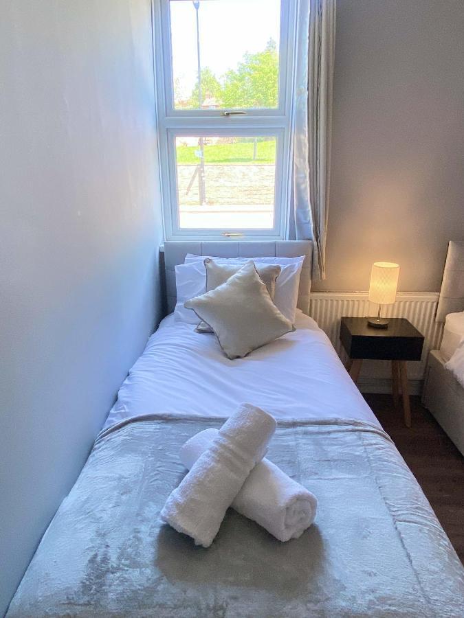 2 Bed Town Centre Nr Theatre Free Park Wi-Fi & Garden Apartment Aylesbury  Exterior foto