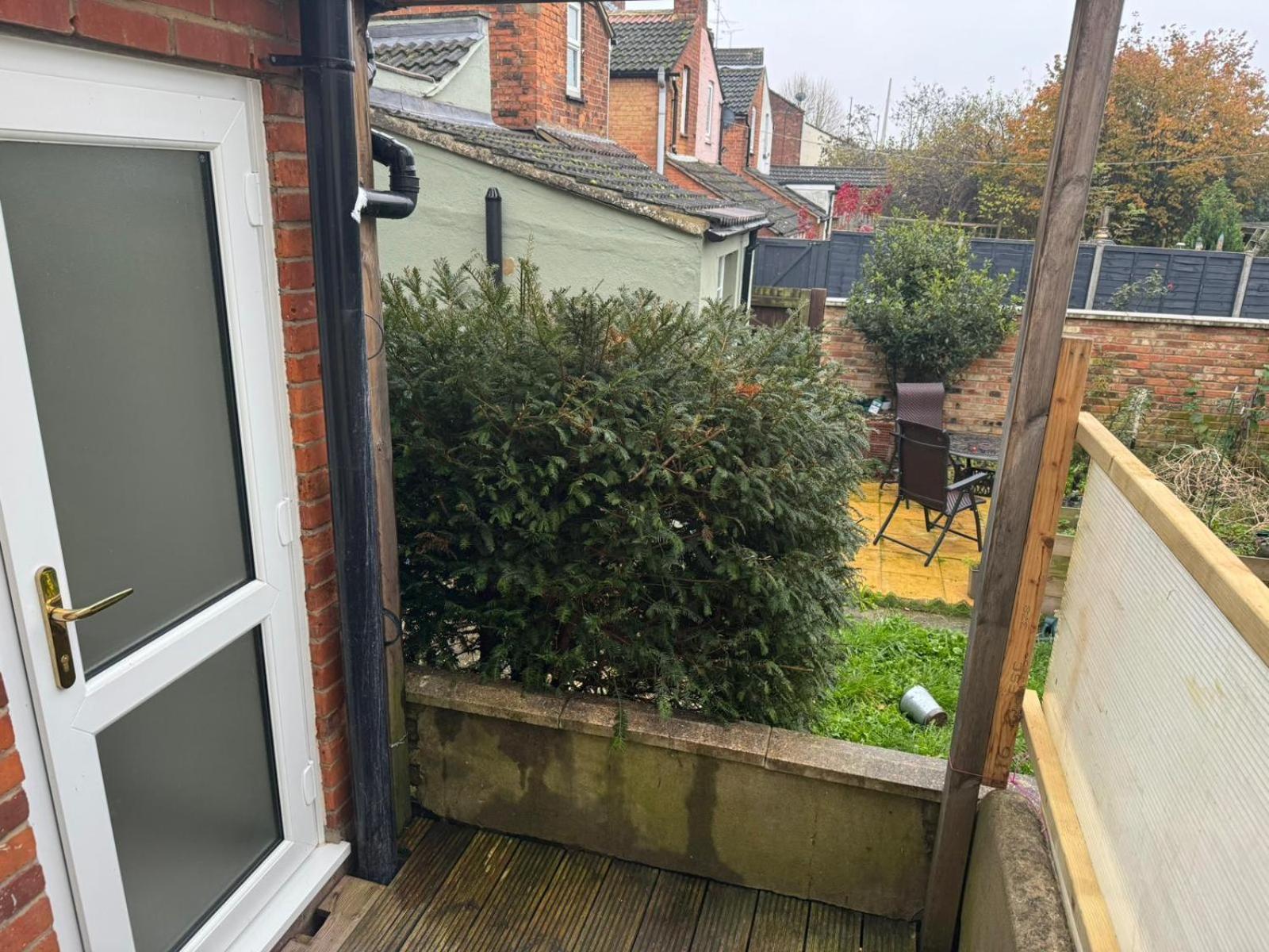 2 Bed Town Centre Nr Theatre Free Park Wi-Fi & Garden Apartment Aylesbury  Exterior foto